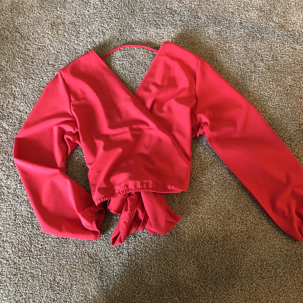 Long sleeve tied back shirt